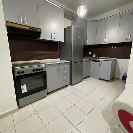 Lovely With Frre Parking And A View ,ish Fusha Aviacionit Tirana Apartment Yzberish